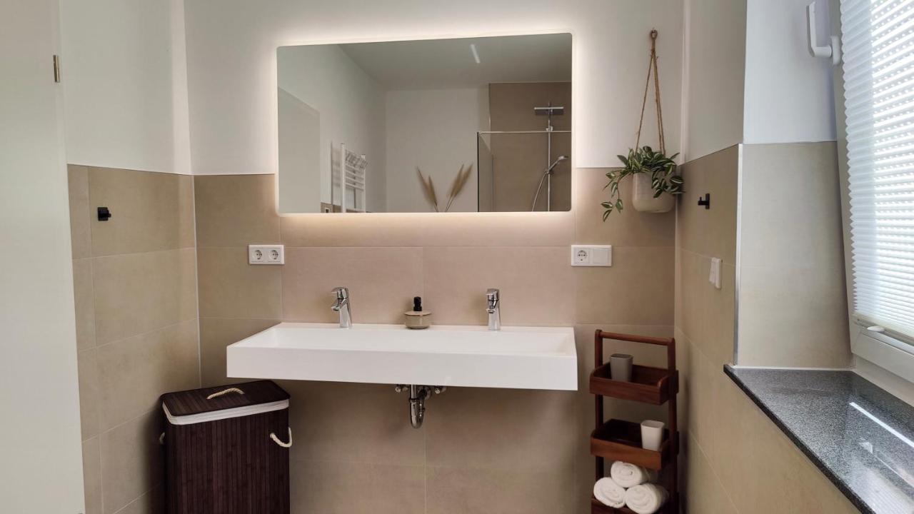Hygge Home - Mit Garten Und Stellplatz Fuer Feriengaeste-, Monteure / Netflix / 10 Min. Zur Sinsheim Therme Und Zur Autobahn Екстериор снимка